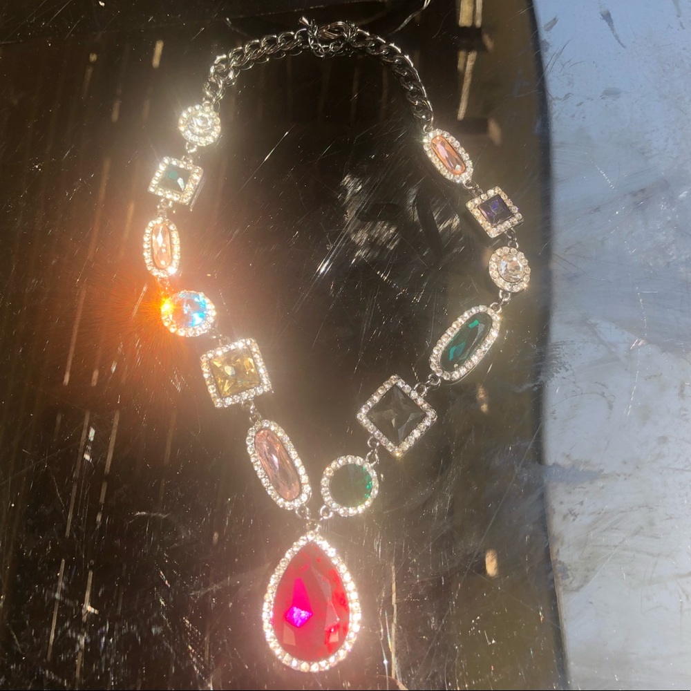 Gorgeous tear drop necklace!